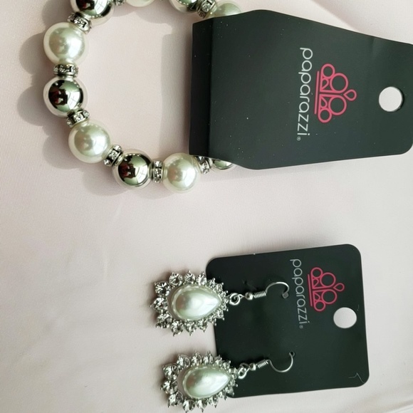 Jewelry - Earring and bracelet